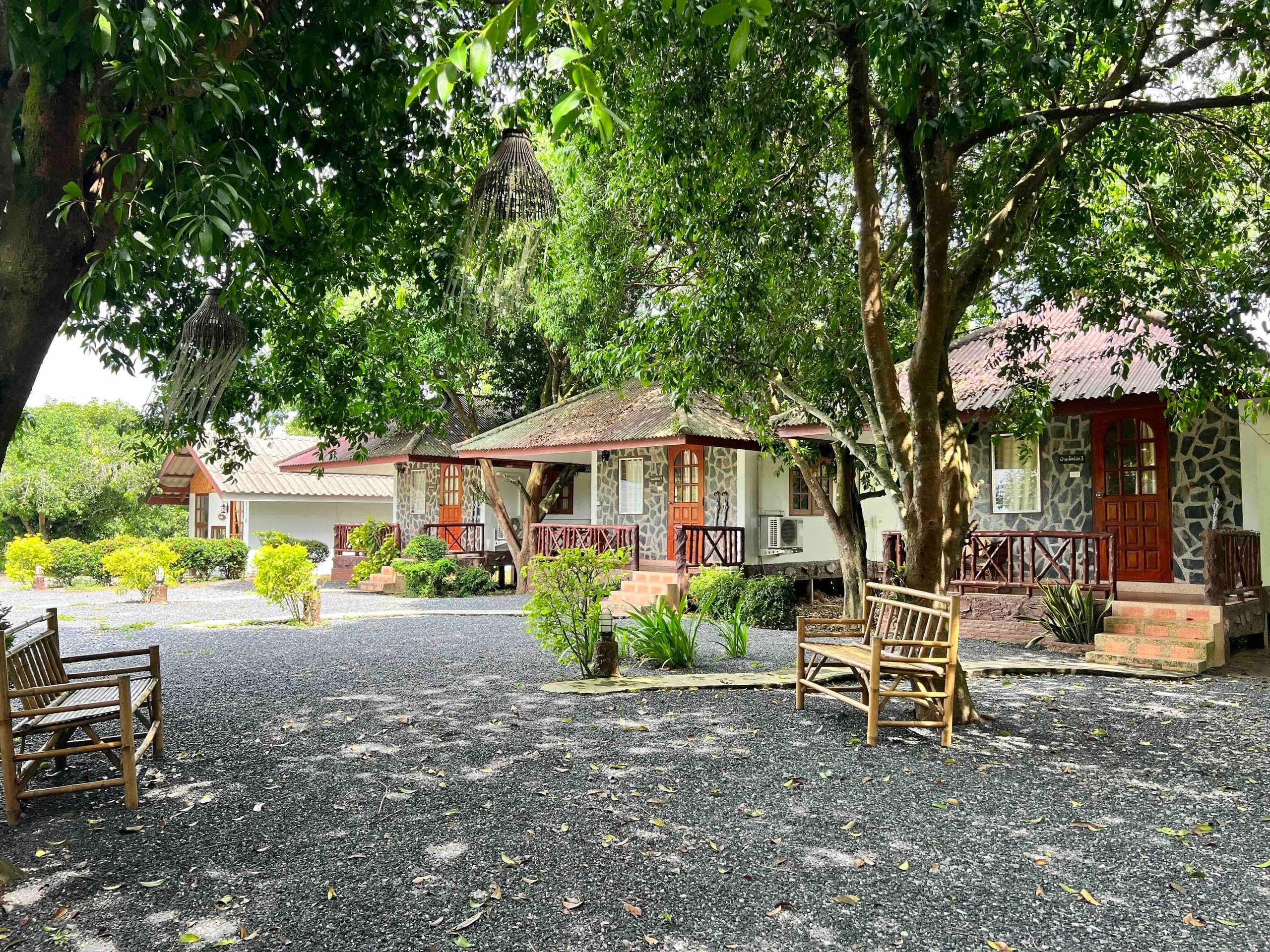 บ้านเล็กน้อย บ้านสวนสายสมร ที่พักนครนายก